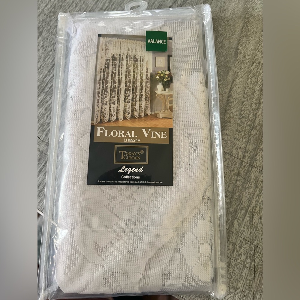 Floral Vine Jacquered Lace Valance NIB